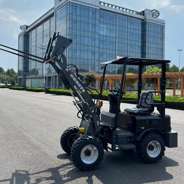 EV04四驱电动装载机小巧强动力