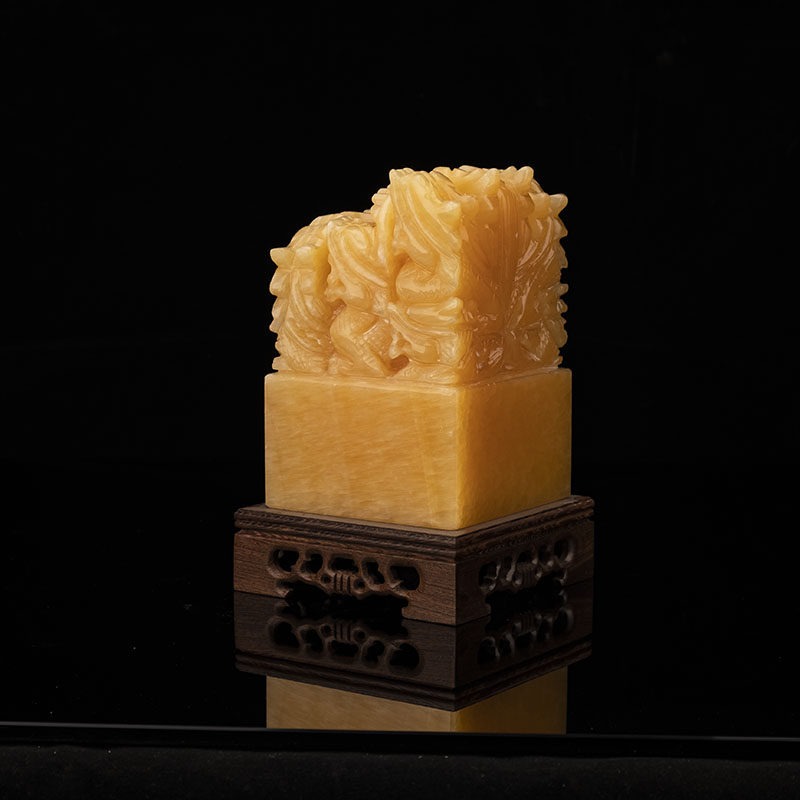 天然黄玉石九龙玉玺传国玺九龙大印章摆件财印印办公室桌装饰