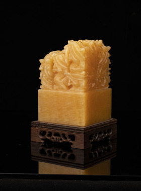 天然黄玉石九龙玉玺传国玺九龙大印章摆件财印印办公室桌装饰