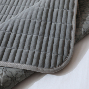 三层珊瑚毛绒毯子防滑法兰绒毯毛绒床单人加厚保暖单件冬季铺床