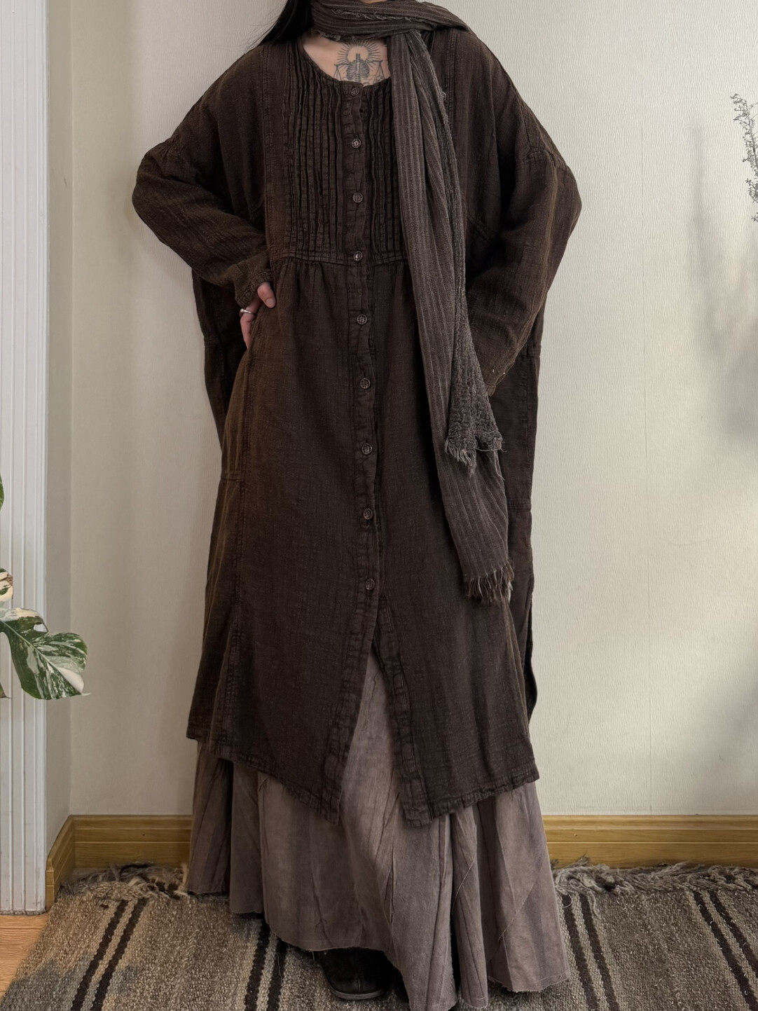 不在-亚麻风琴褶做旧咖袍子连衣裙