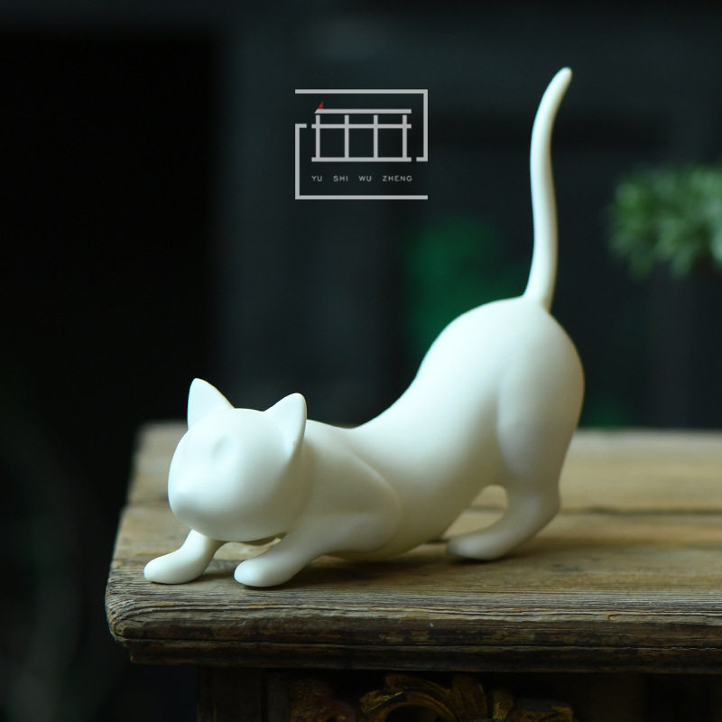 亚光釉白瓷小猫摆件家居装饰
