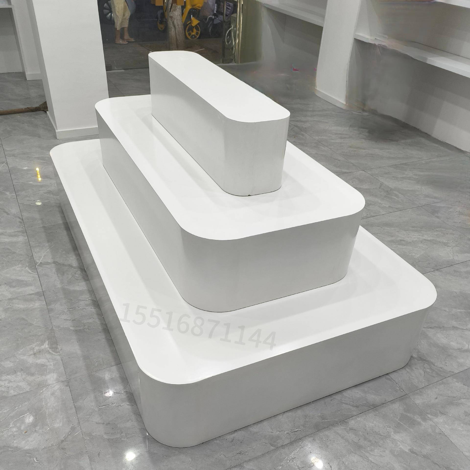 服装店中岛展示台直播间用轻奢货柜展示柜定制木板烤漆免安