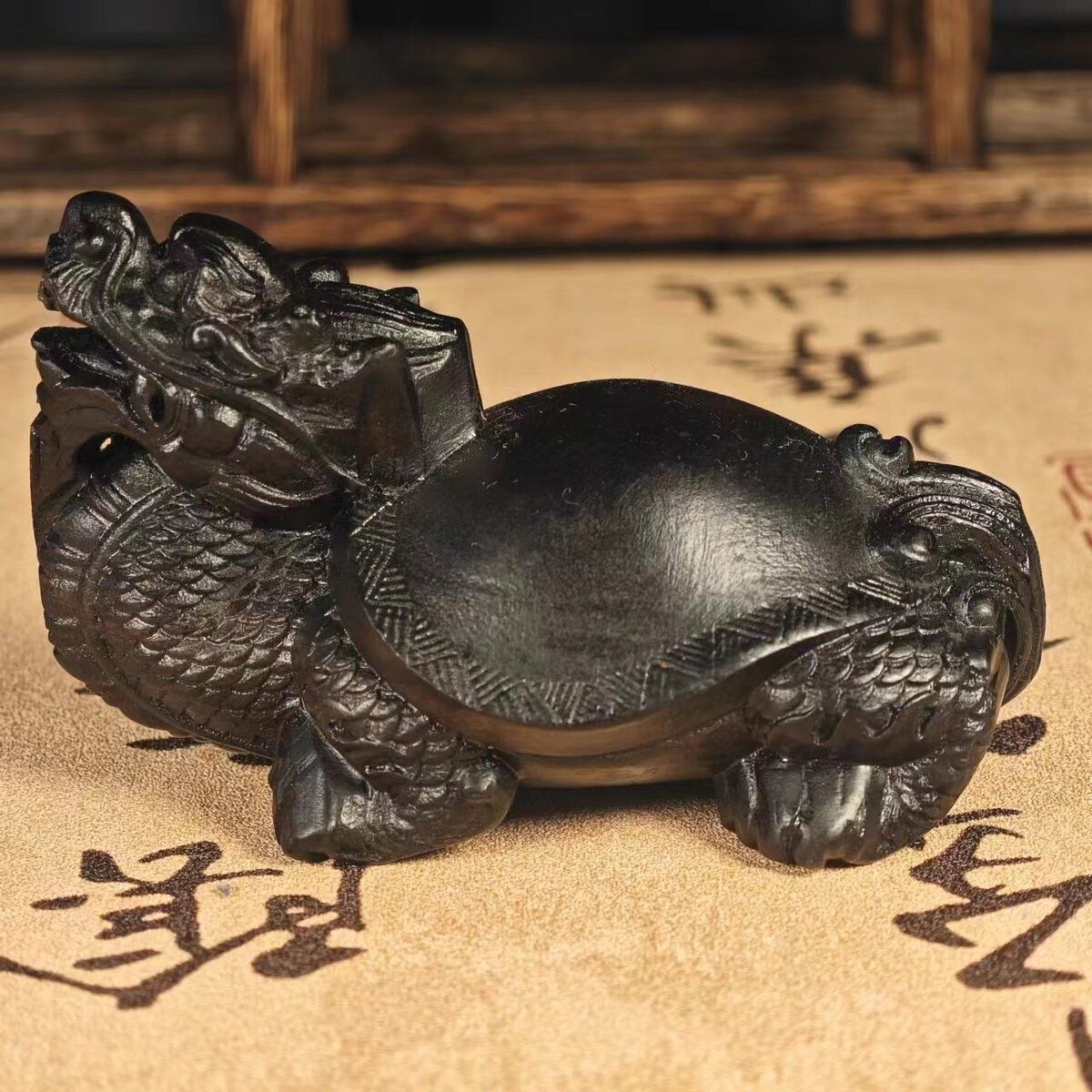 沉香木精雕玄武龙龟文玩车摆件