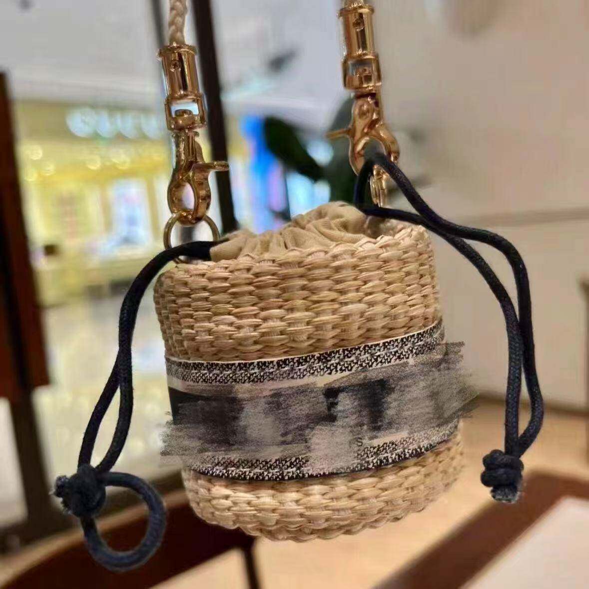 226柜可262台赠送爱藤编迷0你圆包口红零钱收纳包编织草筒编化妆