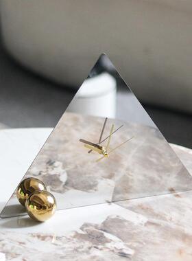 卧简约桌面时钟座钟摆件酒店家民宿居术样板房客厅室台钟KWA艺装