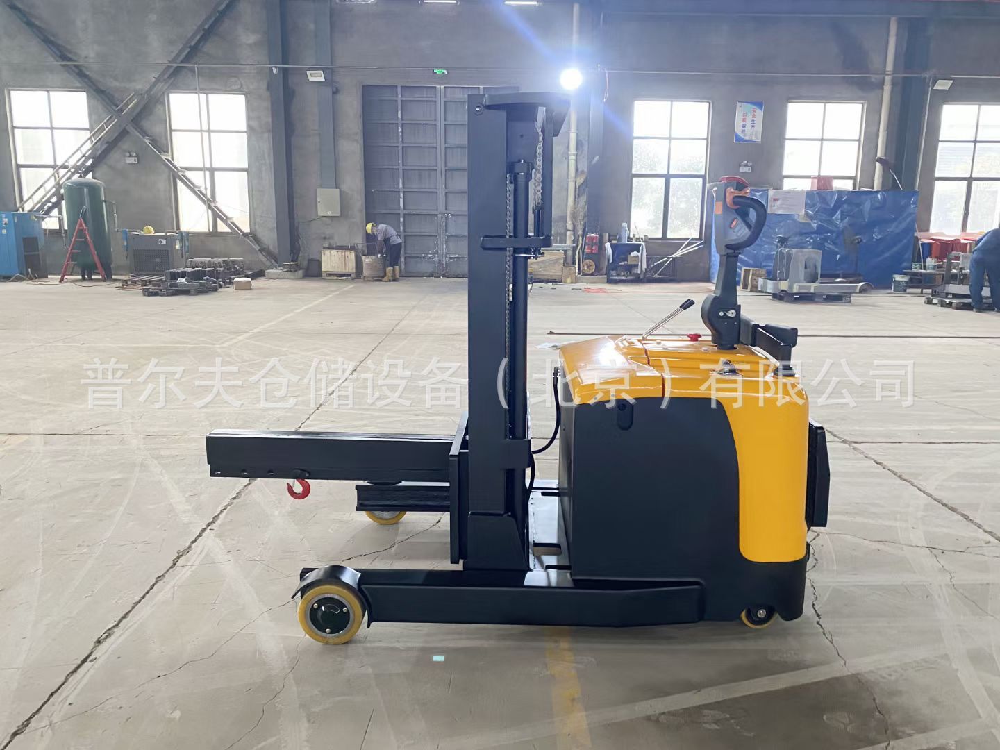 非标移动式电动注塑模具吊车
