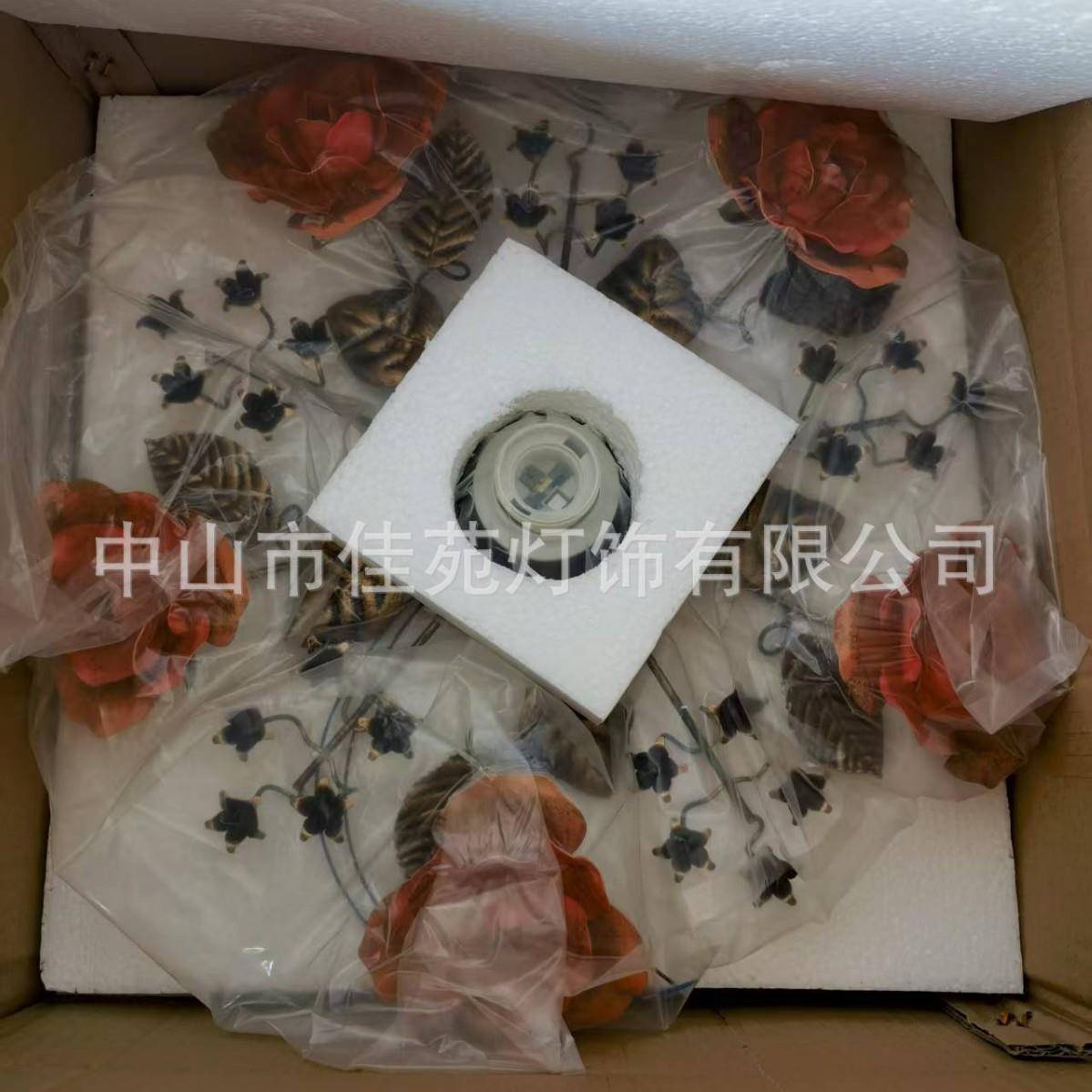 美苑卧田园灯饰灯具韩式玫瑰花灯厅灯手413吸工铁艺花客草灯室顶