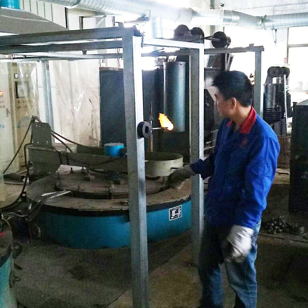 厂家供应井式气体渗碳炉碳氮共渗氰化炉工业电炉气体氮化炉