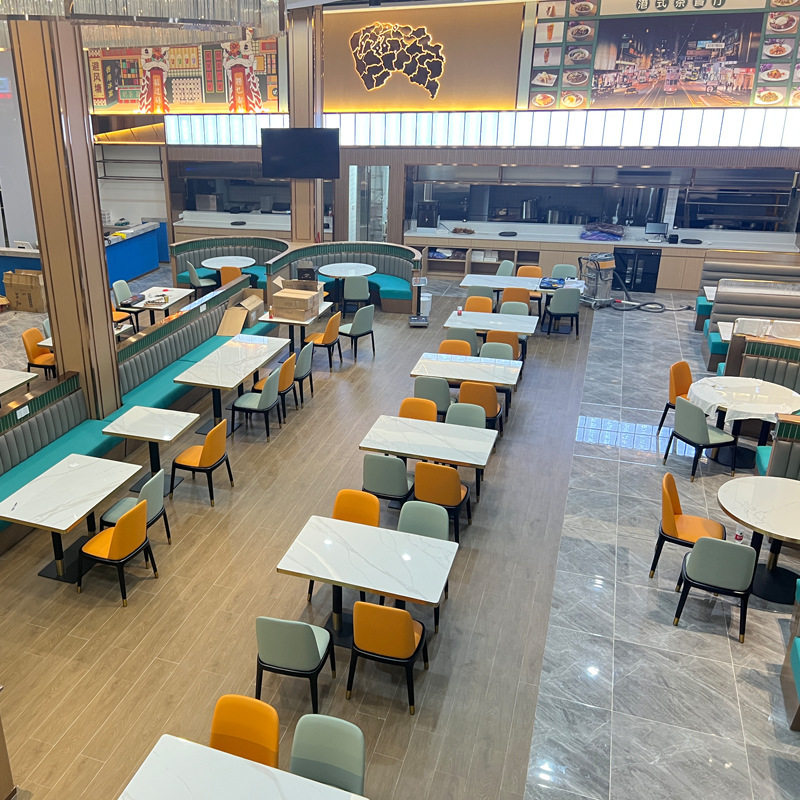 东莞港式茶餐厅鱼肚白亮面岩板包不锈钢金边餐桌椅电动桌玻璃卡座