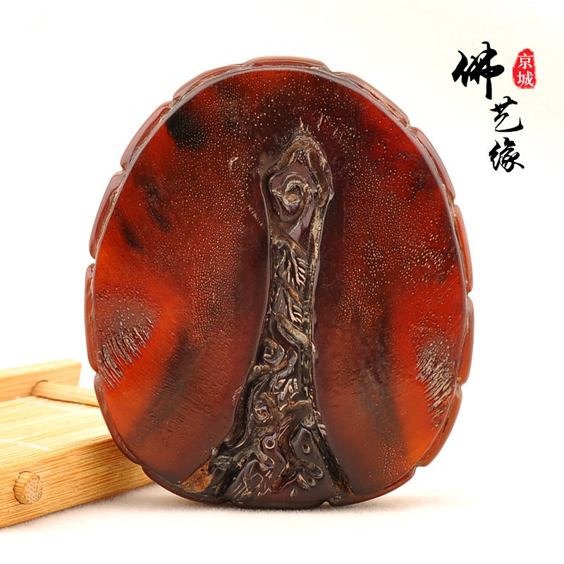 驴蹄文玩牌子仿古红色 双面雕刻人物松鹤山水 带鱼子纹