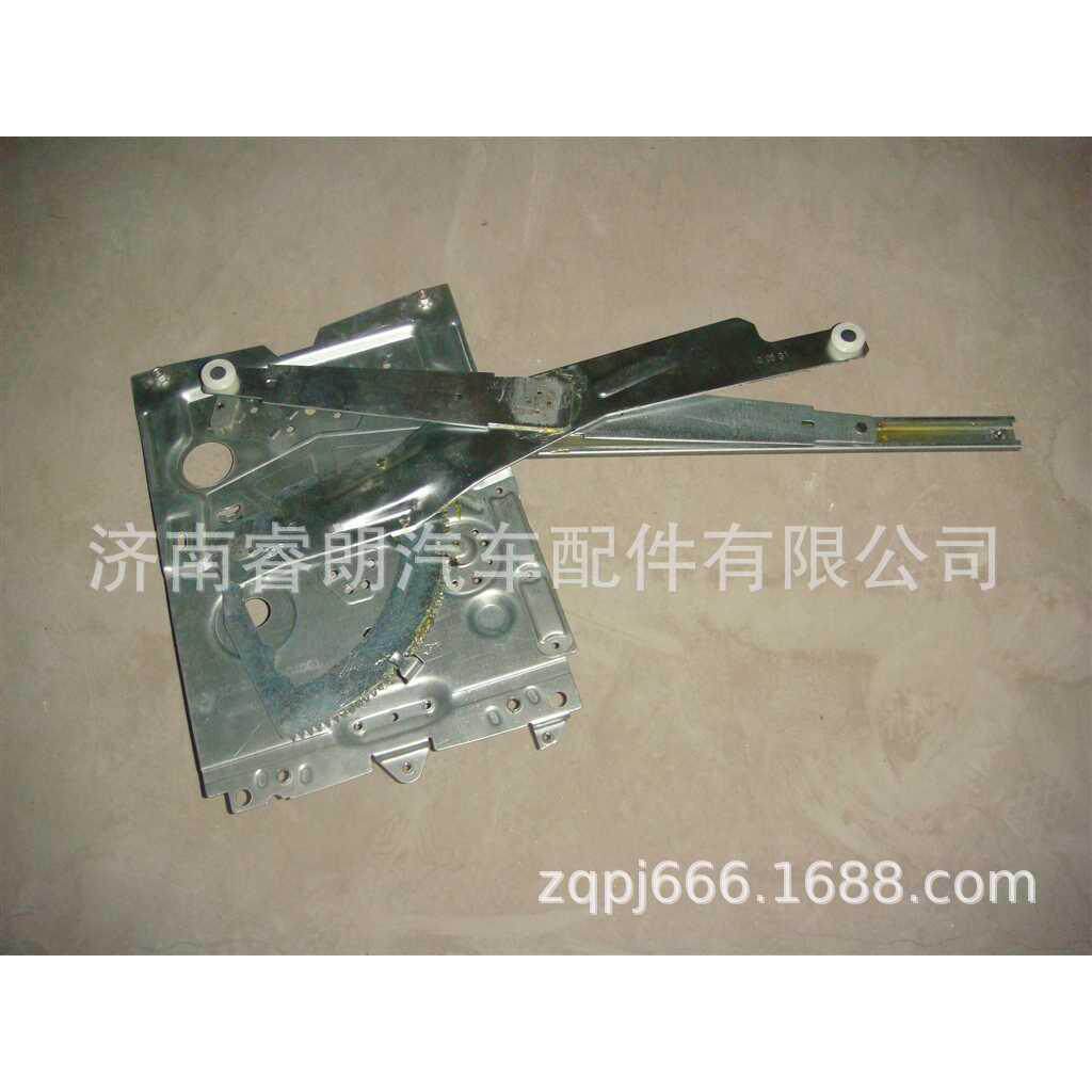 厂家重汽豪沃斯太尔配件WG1664330404玻璃升降器总成 右 手动