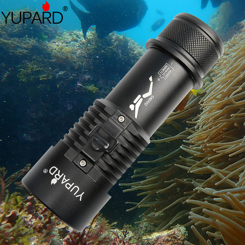 潜水手电筒p70超亮强光户外水底防水LED充电水下夜潜补光应急照明