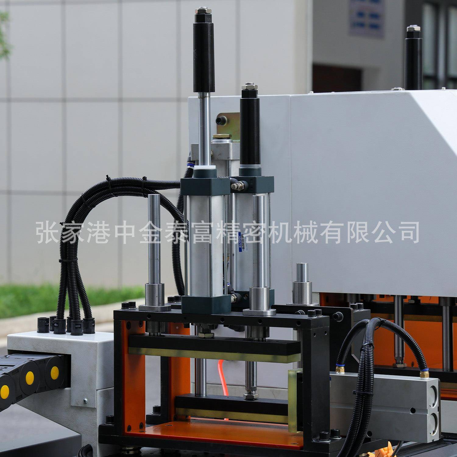 TF-机4TF-455CN55CNC全切自动铝型材切割方机铝管材锯圆管管异形