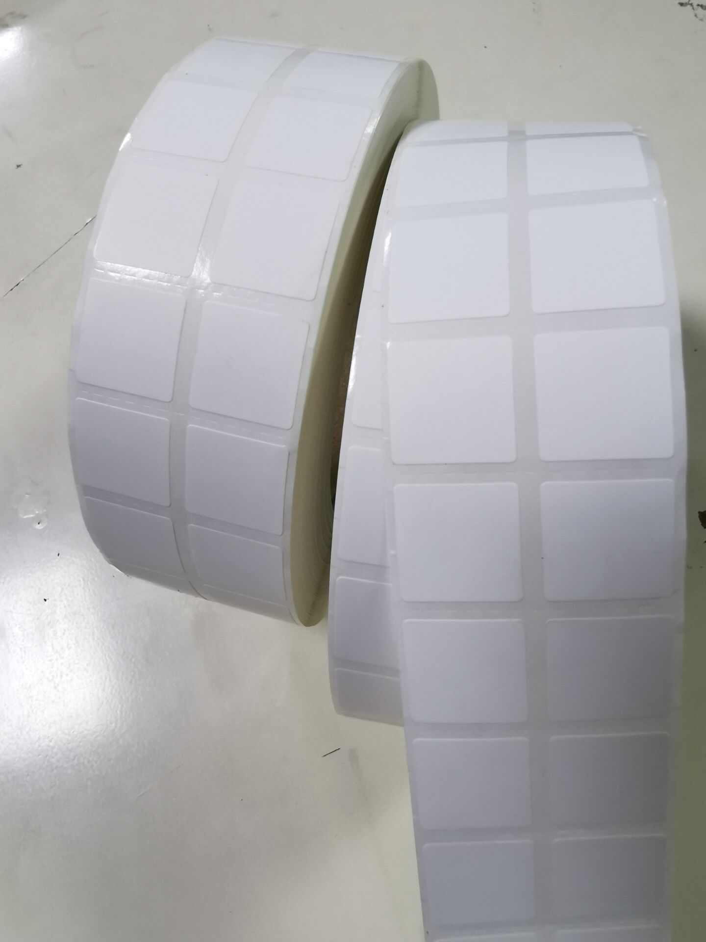 加粘加厚标签纸18*18防撕防油污PP标签纸14*18电子标签打印纸