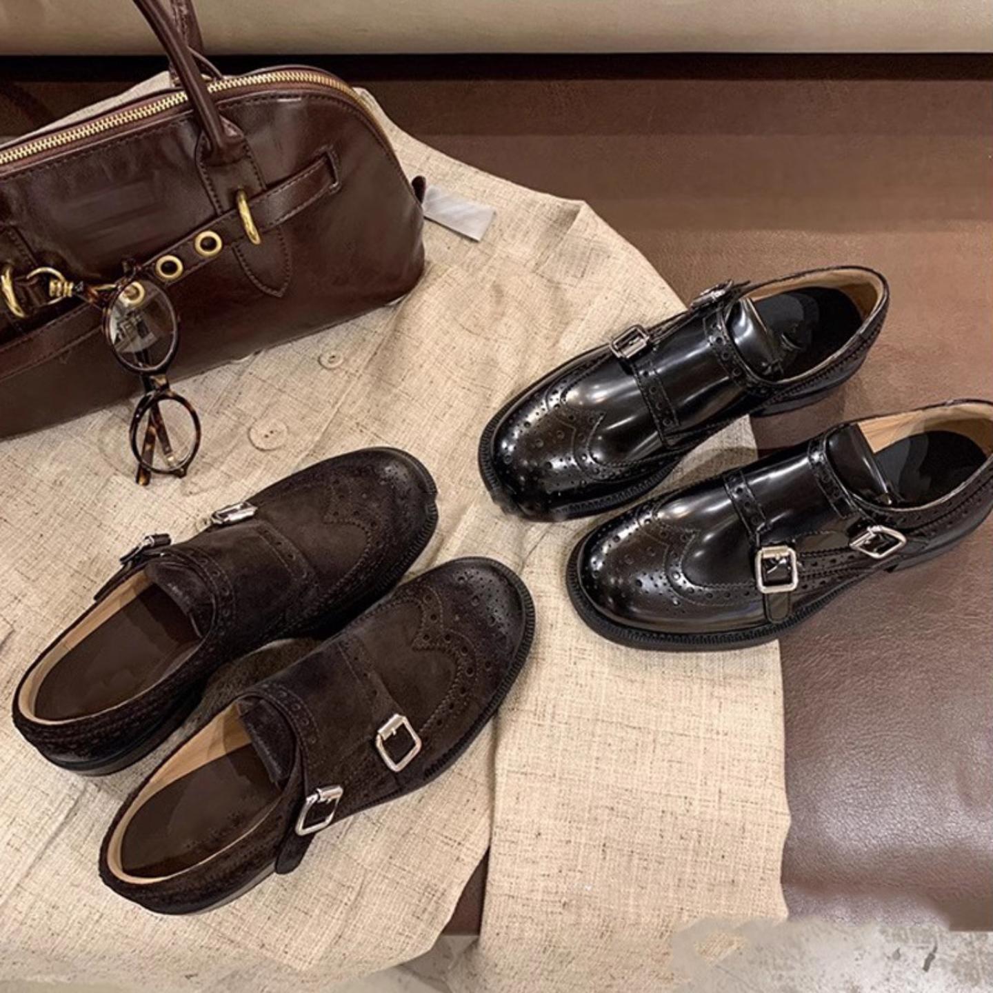 摩登雕花双扣粗跟乐福女鞋