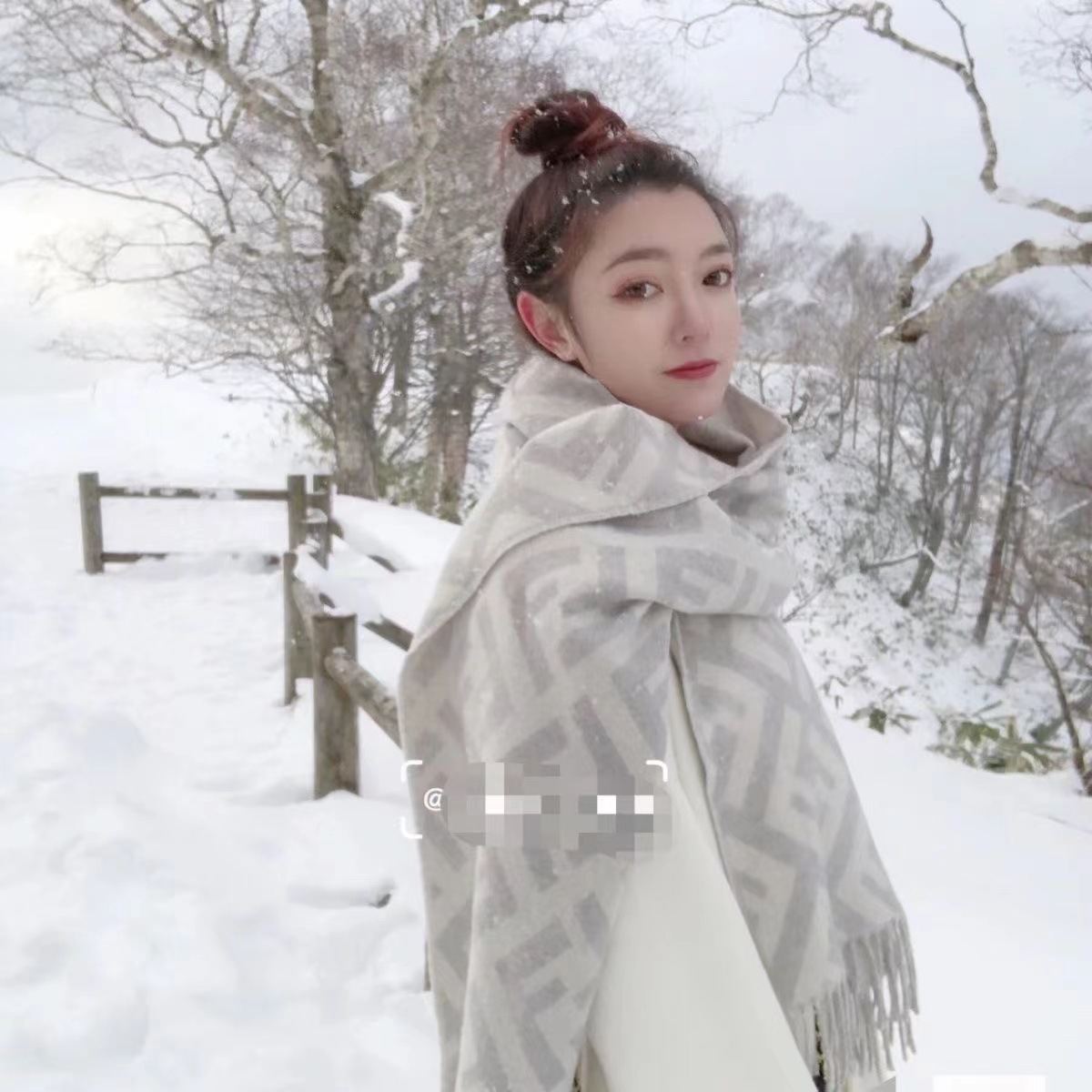 欧美字母厚羊绒双面围巾