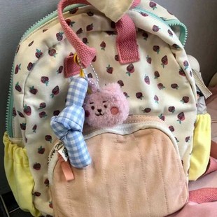 2024新款帆布草莓印花女生书包多巴胺拼接撞色双肩包可爱通勤包包