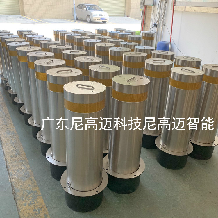 尼高迈不锈钢防冲撞路桩现货
