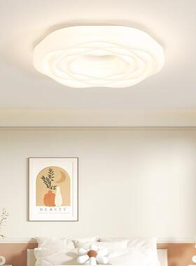 2025北新款全光谱卧室灯简约49138现代护眼儿童房灯蓝光云朵欧中