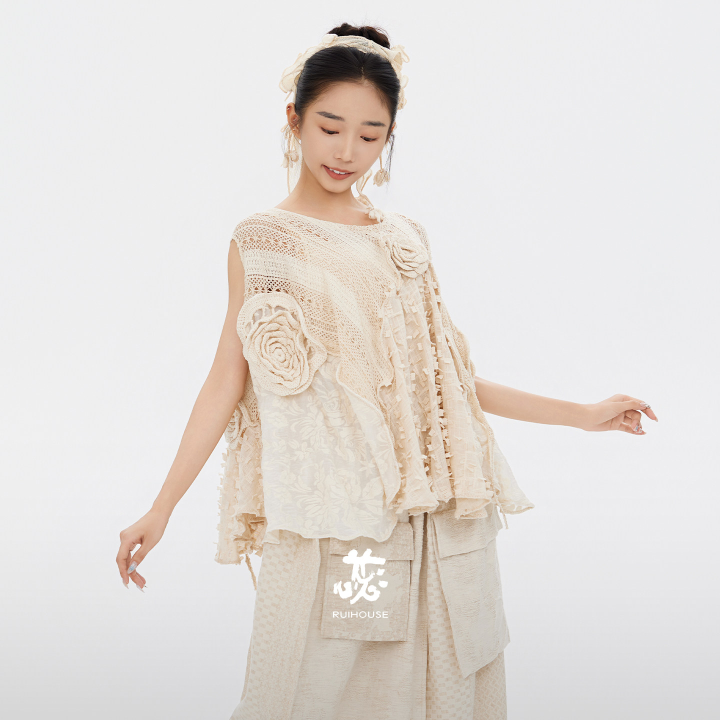 重工钩花立体花无袖T恤
