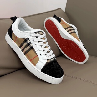 新款秋冬季男鞋潮流百搭情侣青少年韩版铆钉黑钻低帮男女板鞋