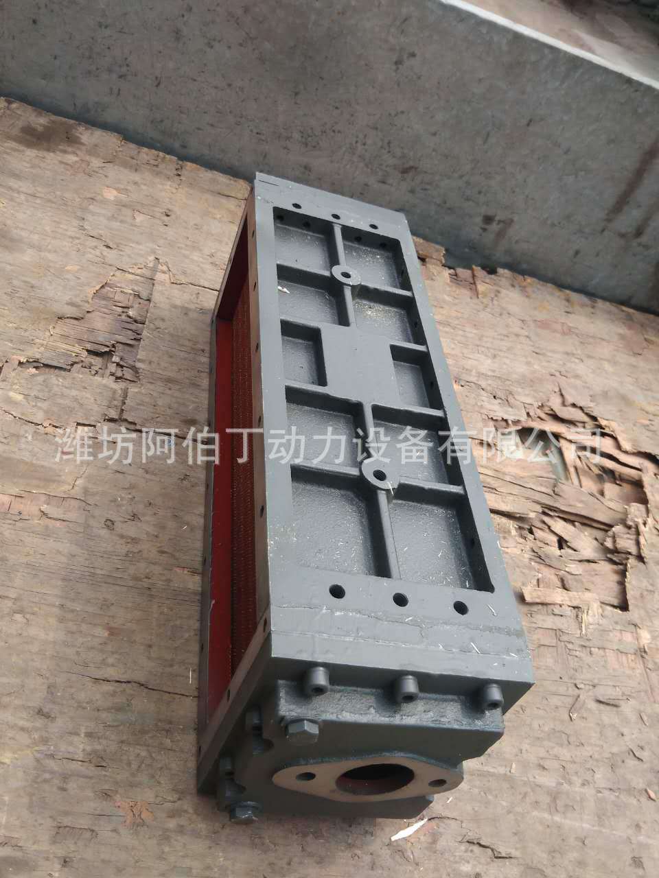 潍坊柴油发动机中冷器配件