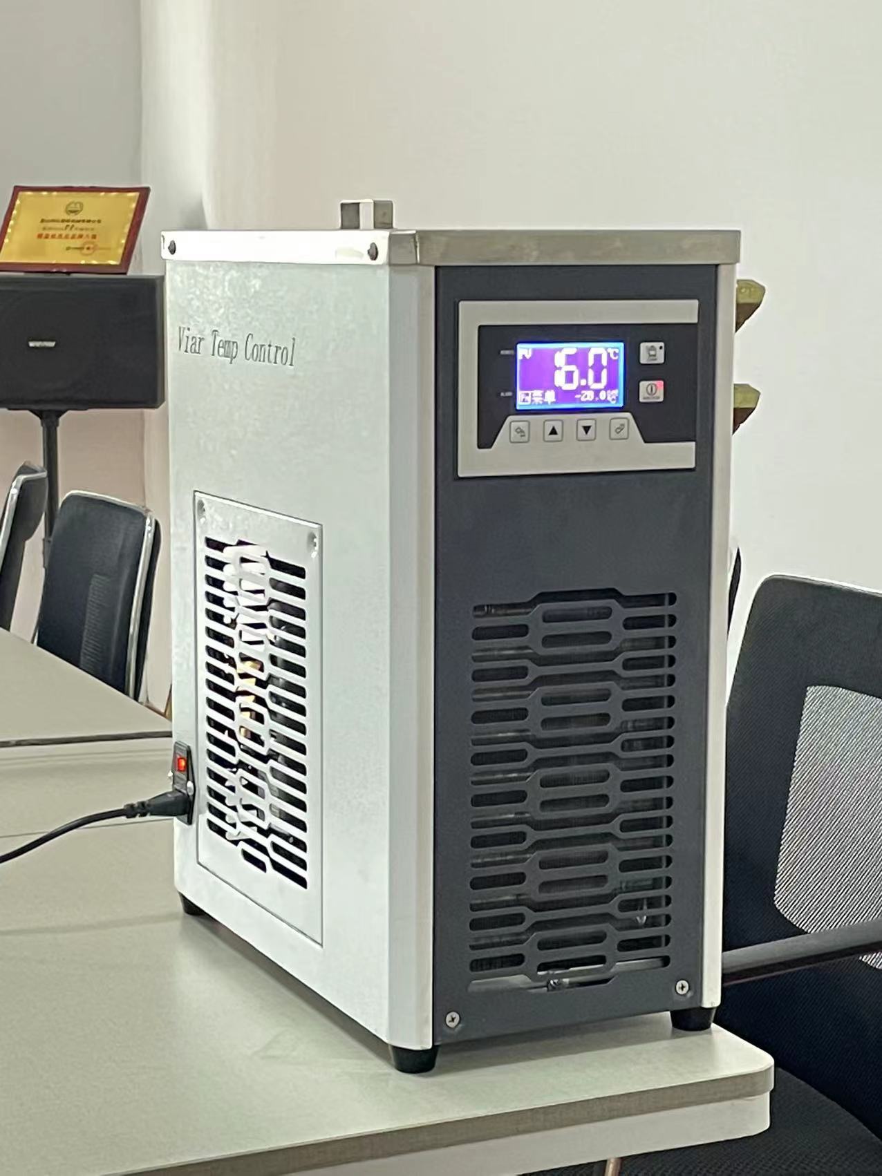 viar纬亚桌面迷你实验室冷水机
