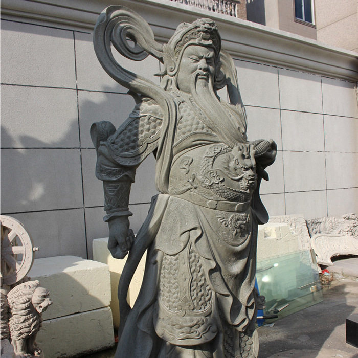 福建惠安石雕关公厂家 芝麻黑石雕关公骑马像 青石关二爷美鬓公像