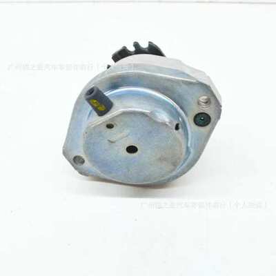 适用宝马E60 E61 E63 E64发动机支架胶垫22116761090 22116761089