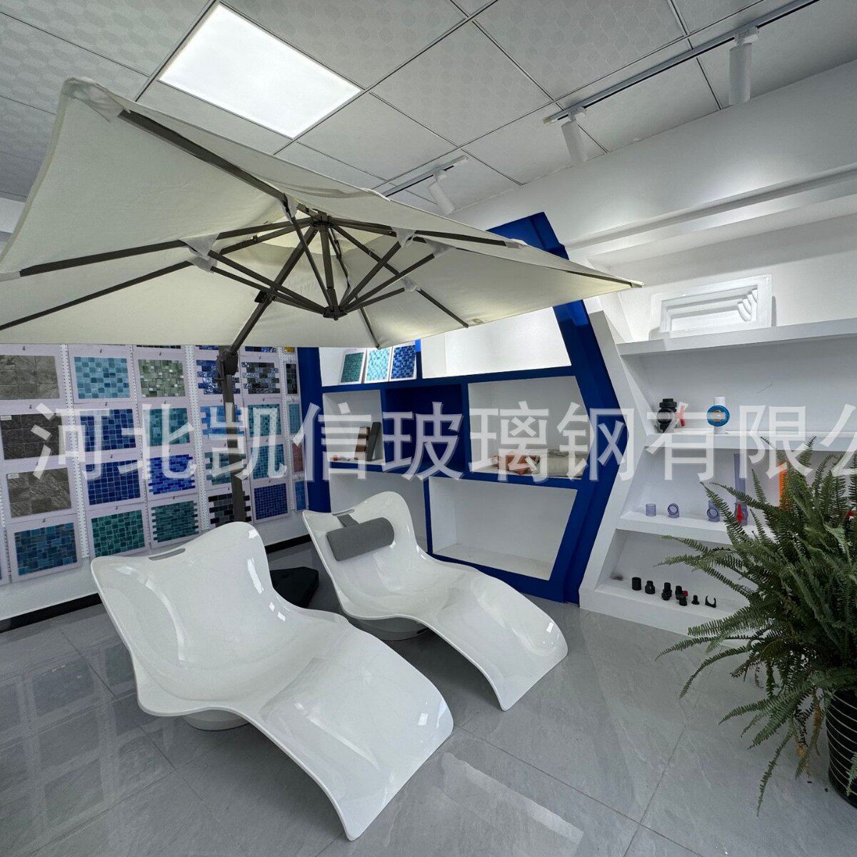 豪华玻璃纤维花园海滩平台躺椅防护胶合板玻璃纤维材质的泳池躺椅