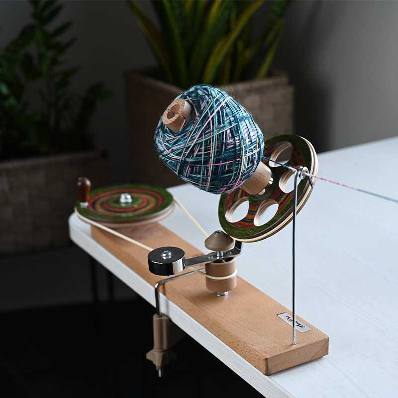 KnitPro Signature Series Ball Rolling Machine  35002 35004