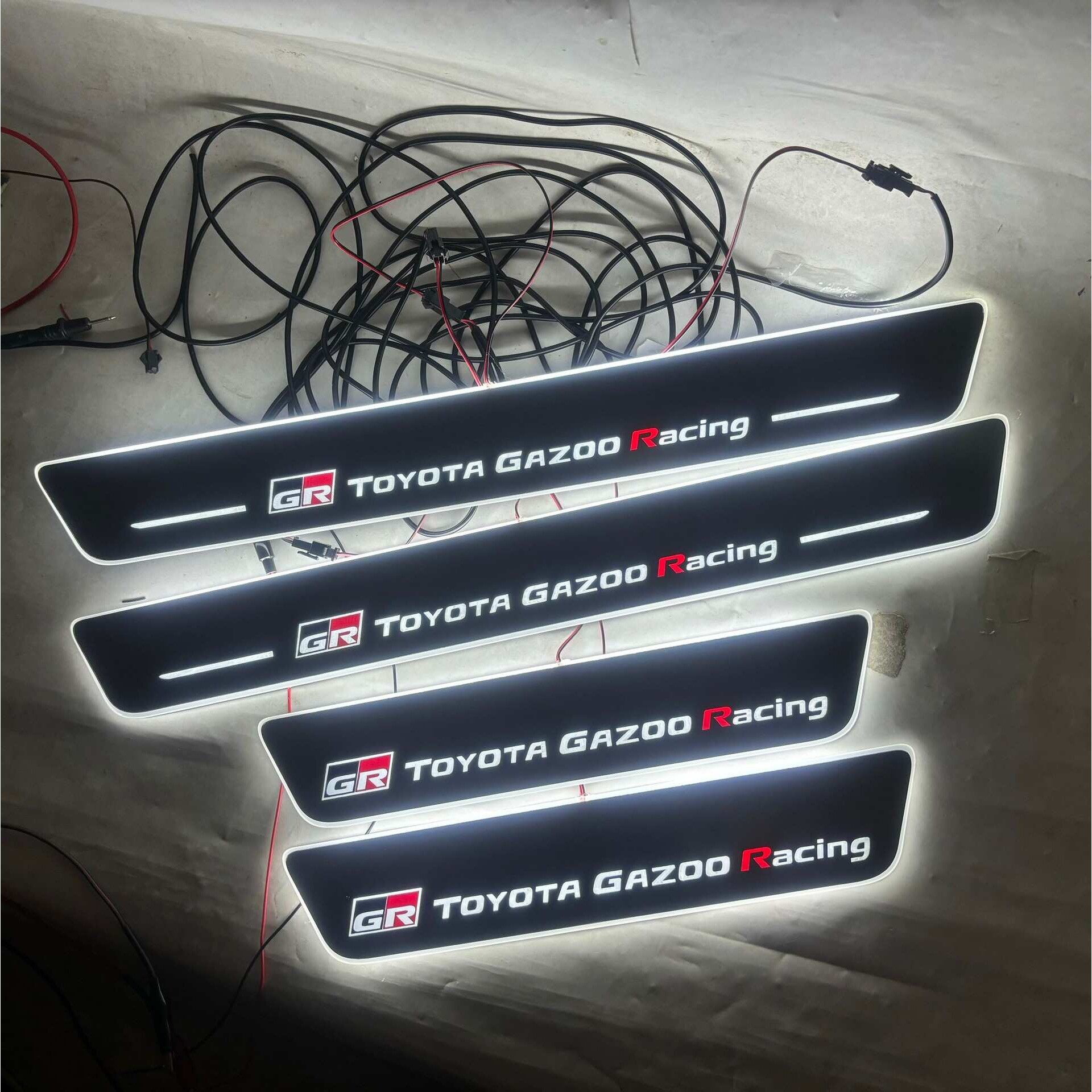 4片适用于海拉克斯 HILUX 门槛条 GR带LED灯迎宾踏板 汽车门坎条