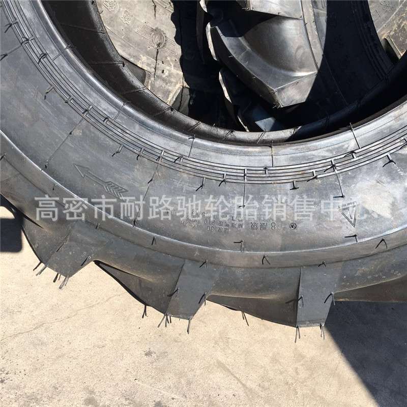 徐州徐轮甲字牌轮胎13.8-20 14.9-26 14.9-30 16.9-28人字轮胎