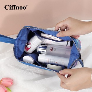 化妆包女便携大容量2021新款高级感旅行出差好物防水洗漱收纳包