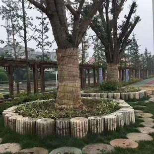 石磙石碾庭院别墅古镇铺地做旧条石公园工程青石石磨盘供应