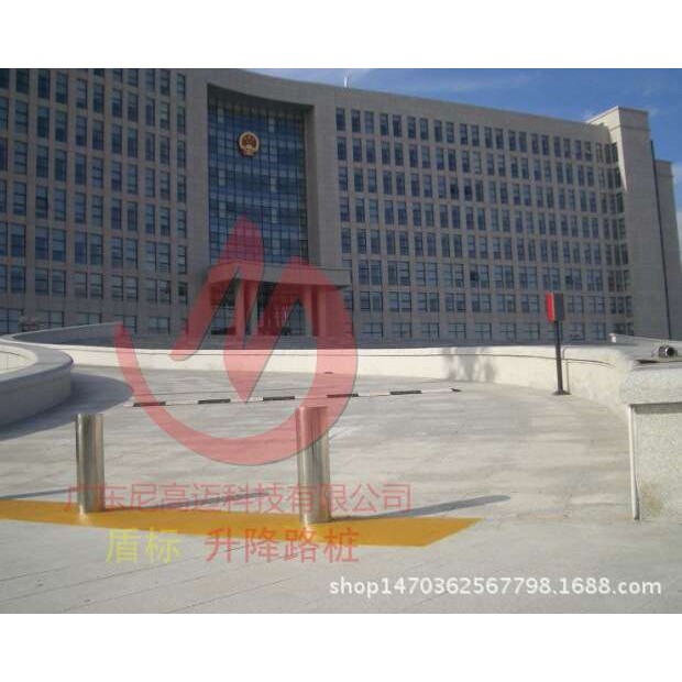 远程自动升降路桩 遥控手机升降挡车路桩 自动升降路桩厂家