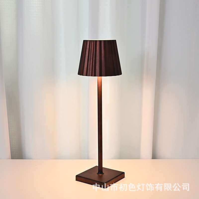跨境新风格led台灯简约复古咖啡厅氛围桌灯百褶灯罩酒吧氛围灯