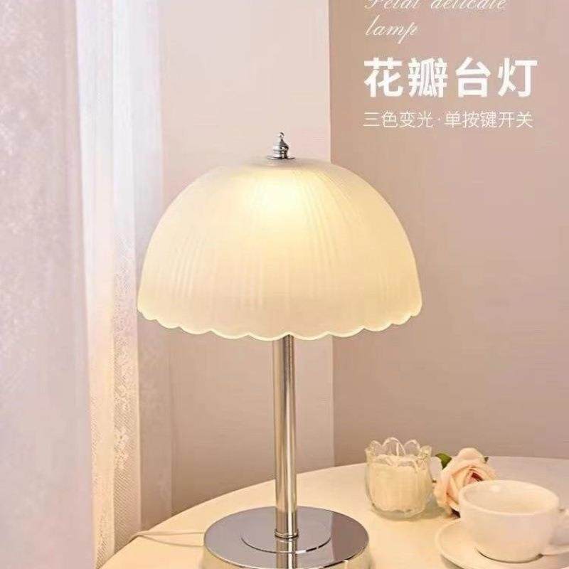 高级感台灯浪漫卧室床头灯公主风卧室简约轻奢长明灯结婚一对