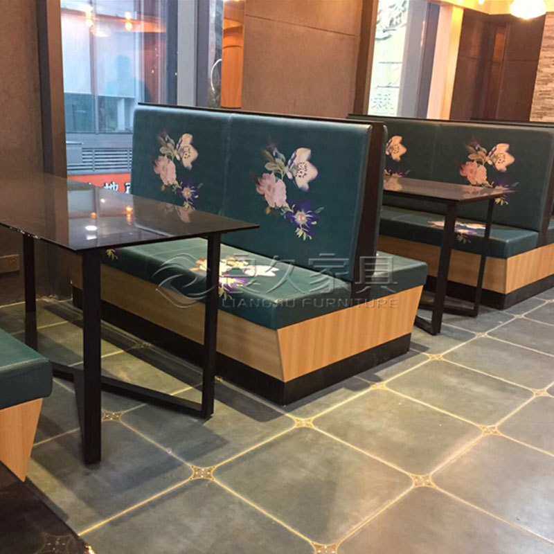 茶餐厅湘菜馆卡座主题餐厅咖啡店印花沙发素食馆钢化玻璃桌椅组合