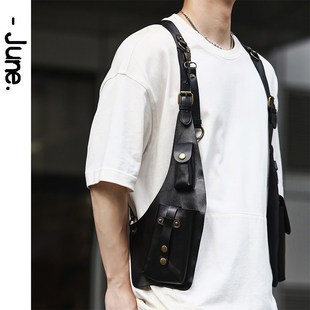 韩国战术马甲包机能风工装胸包夏季穿搭坎肩包pu手机包机车胸包男