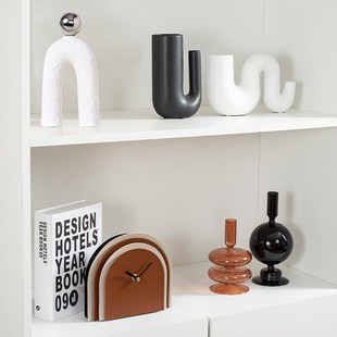 创意抽象现代艺术摆件轻奢高级感小众客厅电视柜大地色软装装饰品