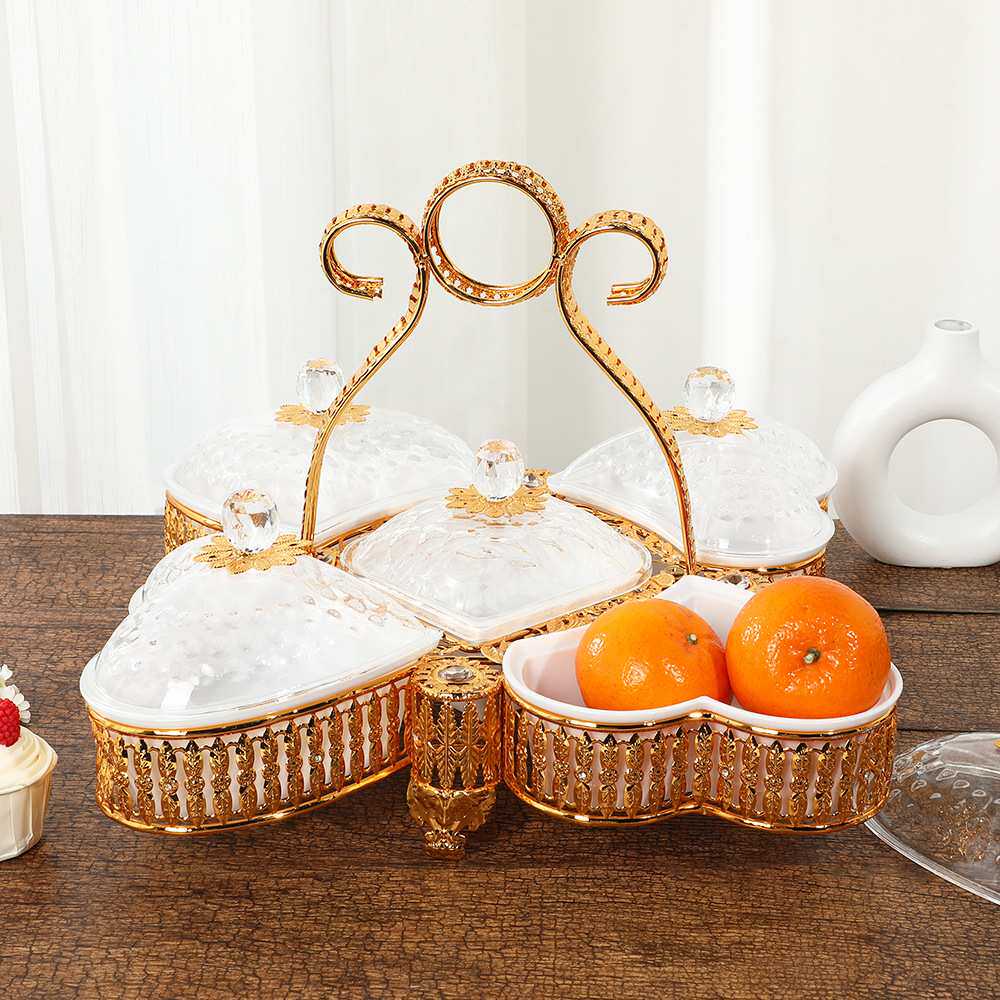 创意轻奢爱心干果盒设计感带盖果盘铁艺摆件家用零食点心水果盘