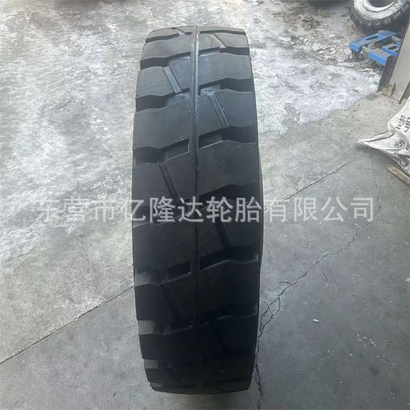 10吨叉车轮胎轮毂总成实心轮胎充气8.25-20 1000-20 实心轮辋轮胎