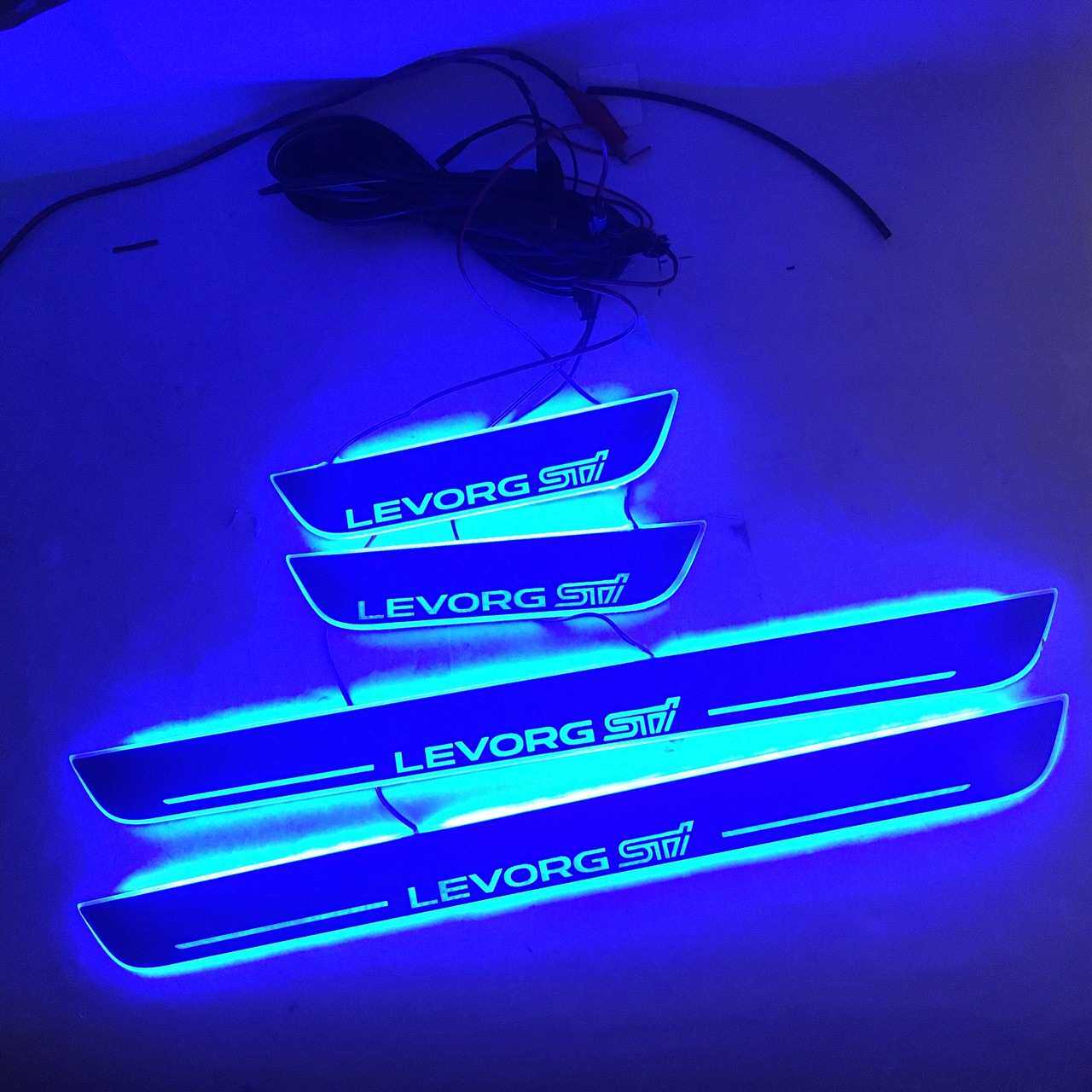 4片适用于斯巴鲁LEVORG STI流光动态门槛条带LED灯迎宾踏板改装