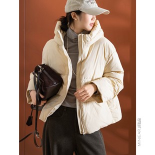 小耳出品萣制肌理皱!90白鸭绒/简单大方 蓬松保暖连帽羽绒服女