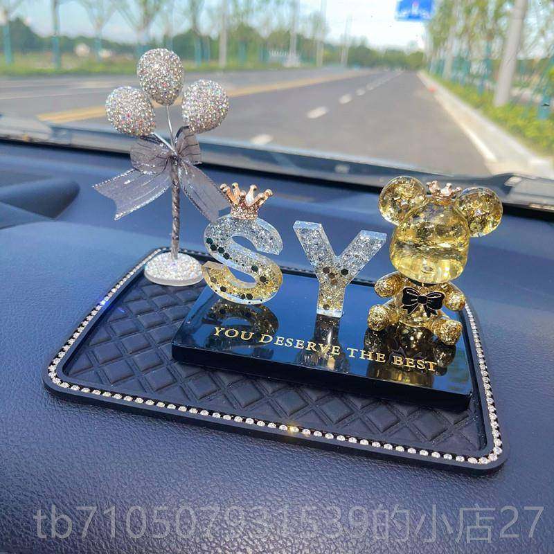 正品制车载香水汽定车用车持内品香薰车上装饰摆台久淡香氛饰情侣