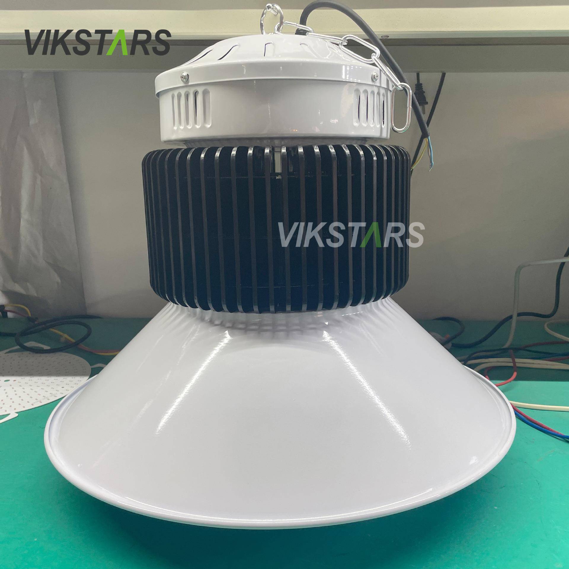 防眩目羽毛球馆灯乒乓球馆灯室内照明灯鳍片工矿灯led工矿灯