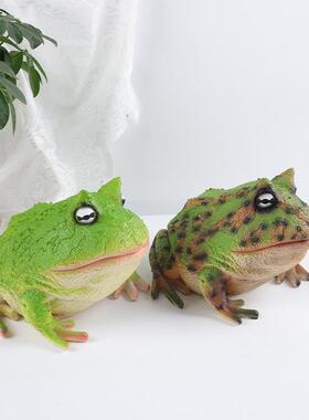 创意仿真树脂青蛙摆件户外庭院艺术装饰居家桌面大号角蛙模型