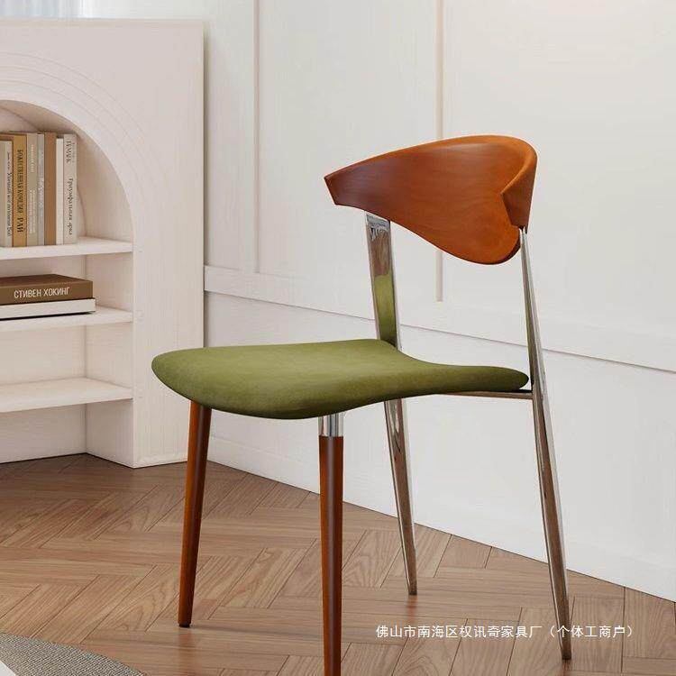 北欧清新复古餐椅标准椅设计师实木椅子网红家用靠背椅简约餐桌椅